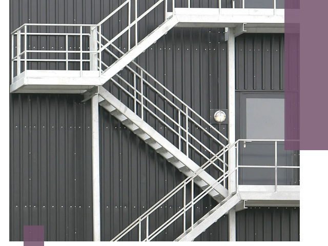 Изготовление и монтаж пожарных лестниц в Симферополе быстро и надежно