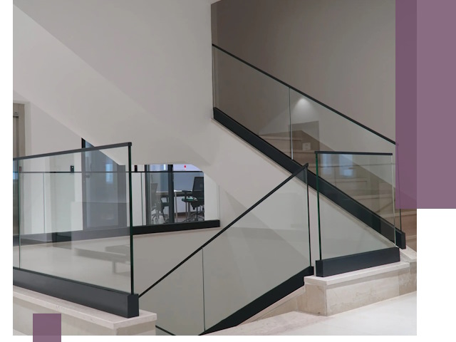 Стеклянные перила премиум-класса с установкой в Симферополе