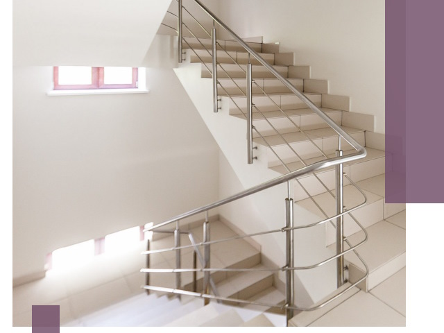 Установка и замена перил в подъезде в Симферополе